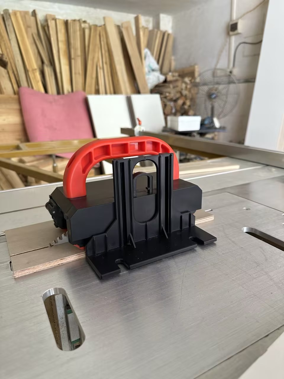 مكبس منشار الطاولة قابل للتعدي - مراجعة Woodworking Bandsaw وسعره